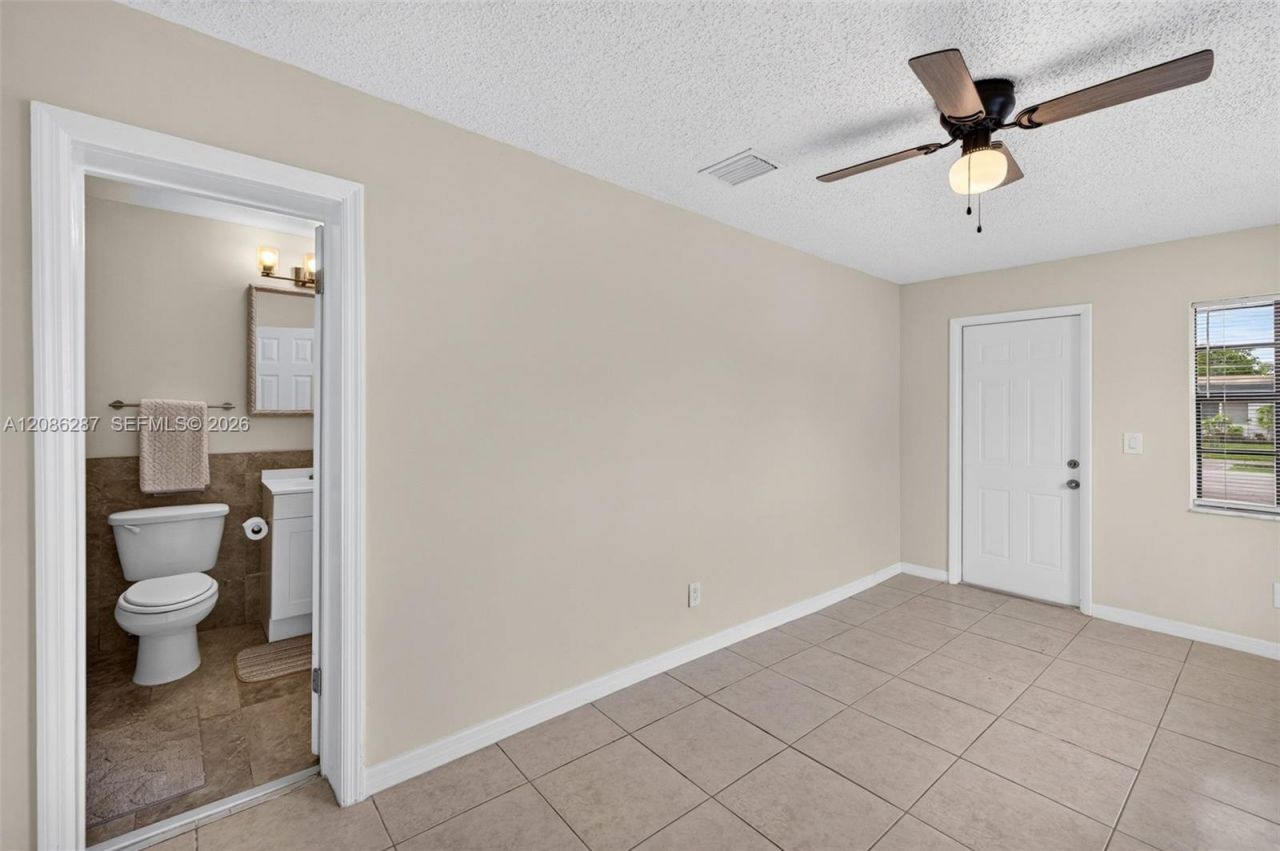 2831 NW 23rd St, Fort Lauderdale, FL 33311 Photo