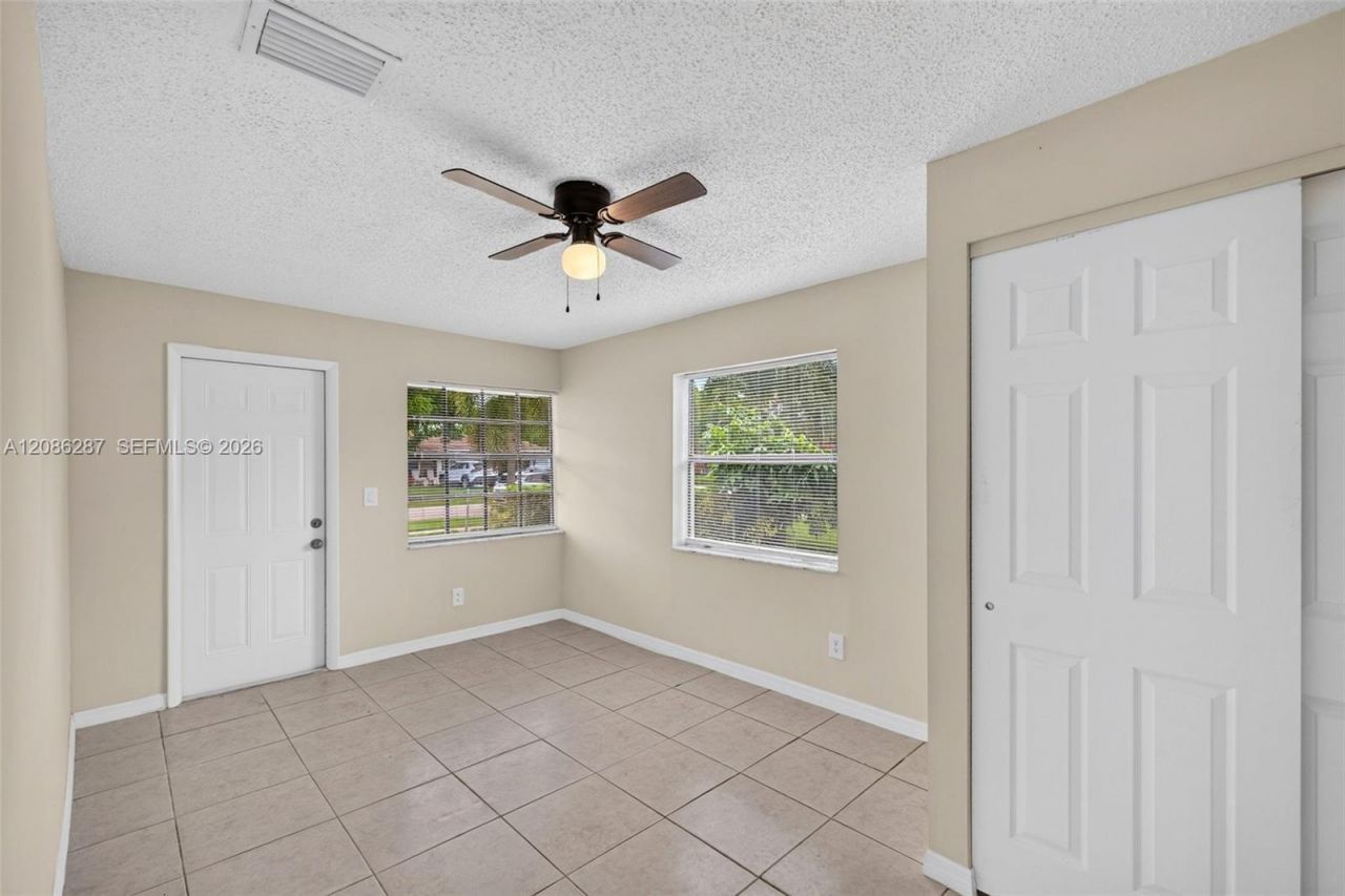 2831 NW 23rd St, Fort Lauderdale, FL 33311 Photo