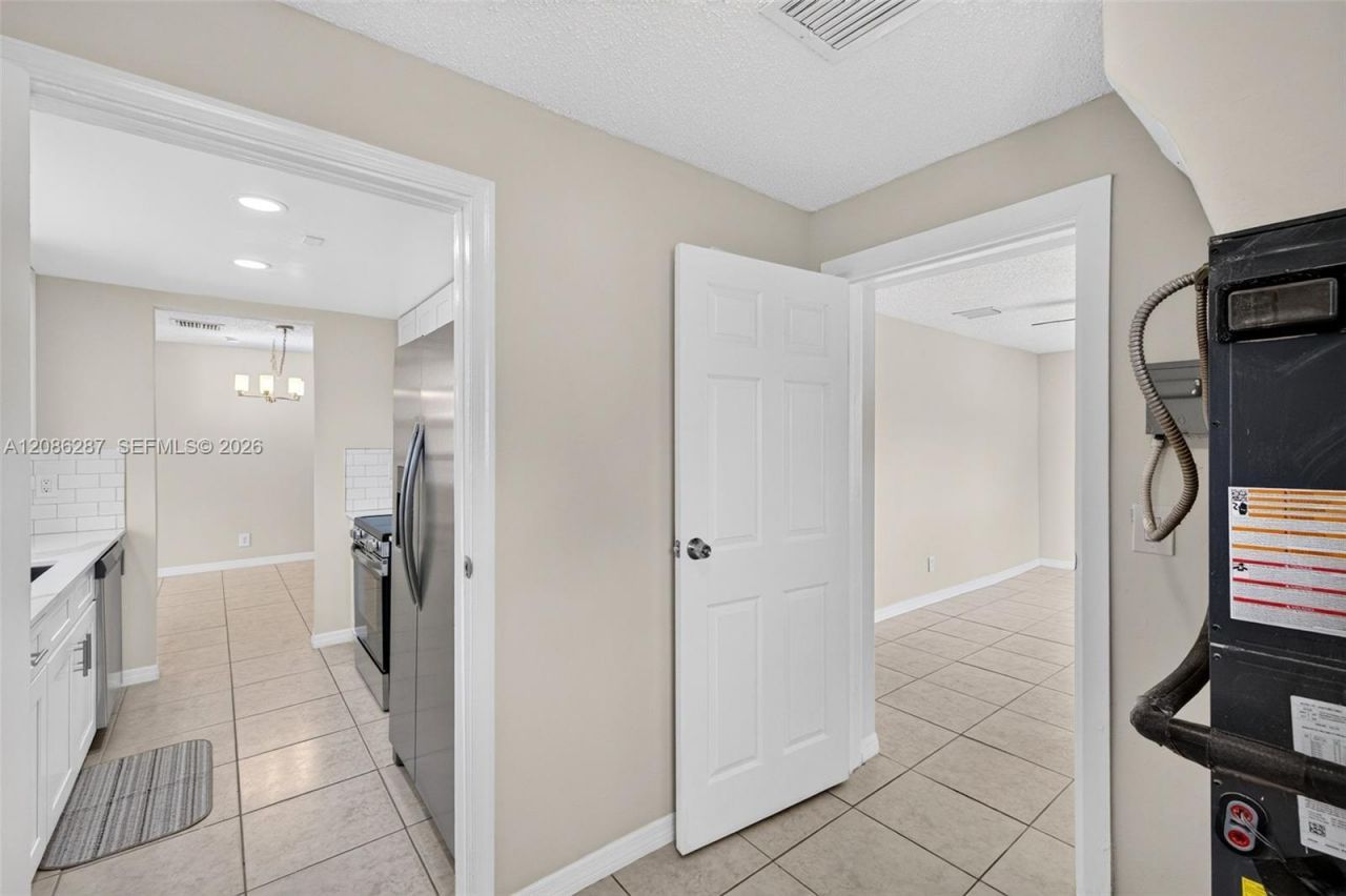 2831 NW 23rd St, Fort Lauderdale, FL 33311 Photo