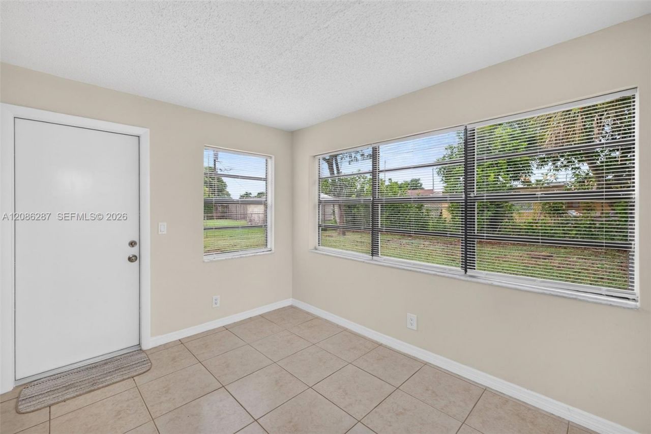 2831 NW 23rd St, Fort Lauderdale, FL 33311 Photo