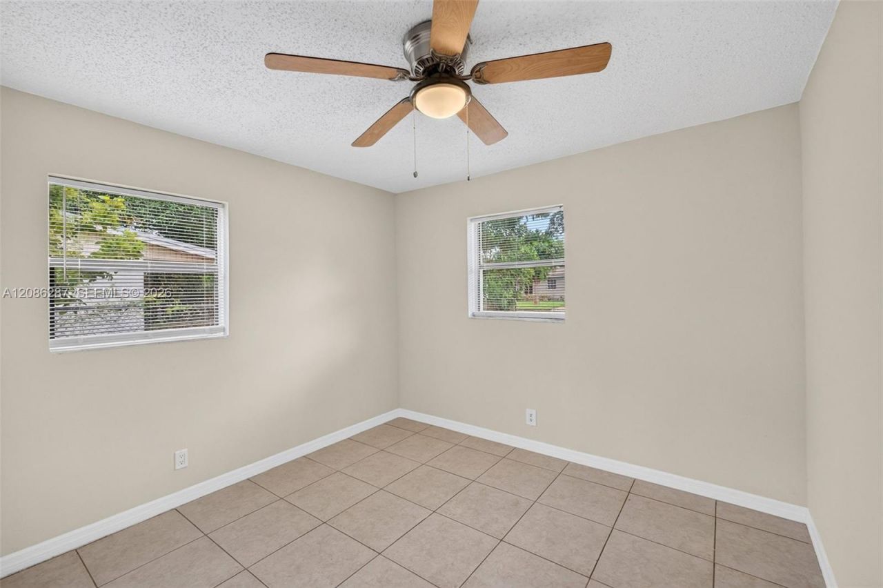 2831 NW 23rd St, Fort Lauderdale, FL 33311 Photo
