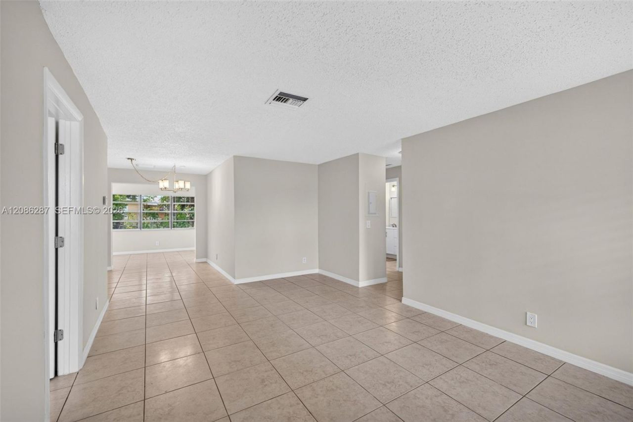 2831 NW 23rd St, Fort Lauderdale, FL 33311 Photo