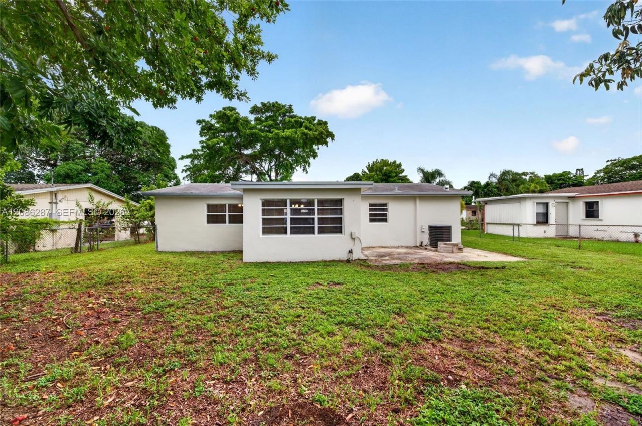 2831 NW 23rd St, Fort Lauderdale, FL 33311 Photo