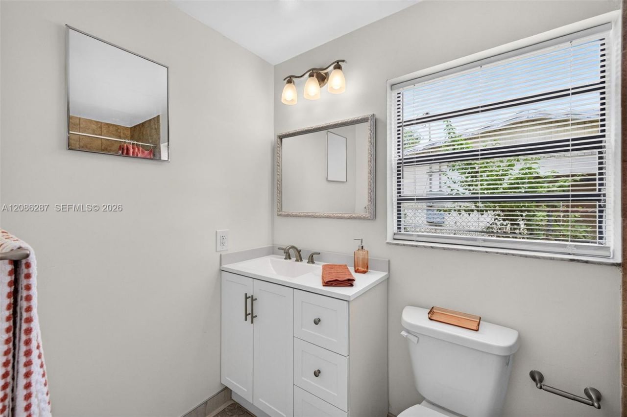 2831 NW 23rd St, Fort Lauderdale, FL 33311 Photo