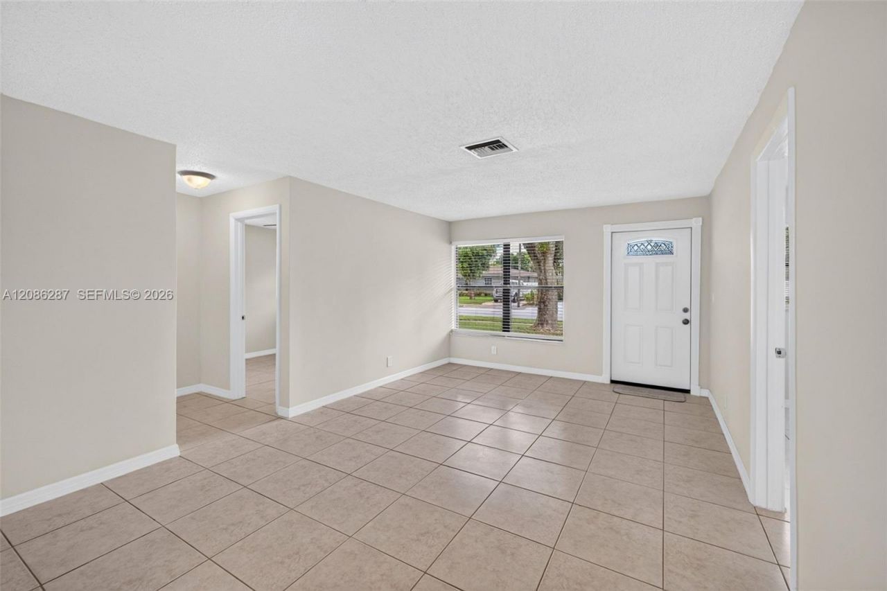 2831 NW 23rd St, Fort Lauderdale, FL 33311 Photo
