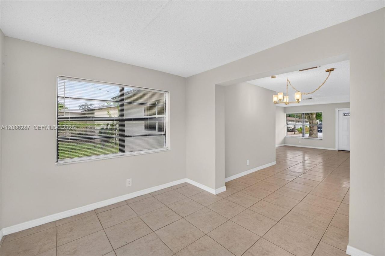 2831 NW 23rd St, Fort Lauderdale, FL 33311 Photo