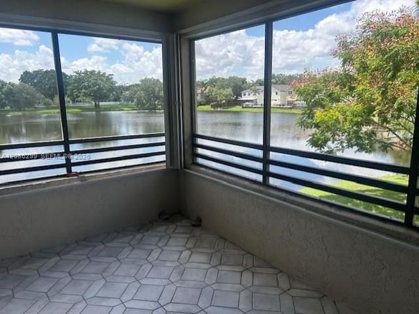 9851 NW 3rd Ct, Unit 8, Plantation, FL 33324