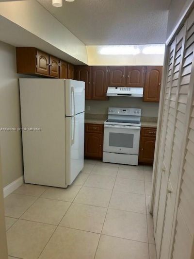 9851 NW 3rd Ct, Unit 8, Plantation, FL 33324 Photo