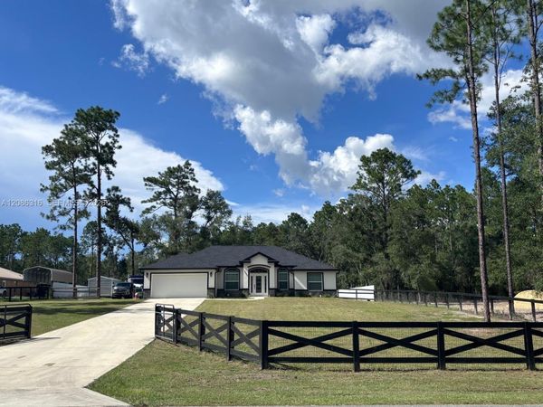 18537 60th St, Dunnellon, FL 34432