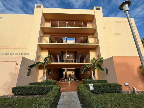 8600 SW 133rd Ave Rd, Unit 310, Miami, FL 33183