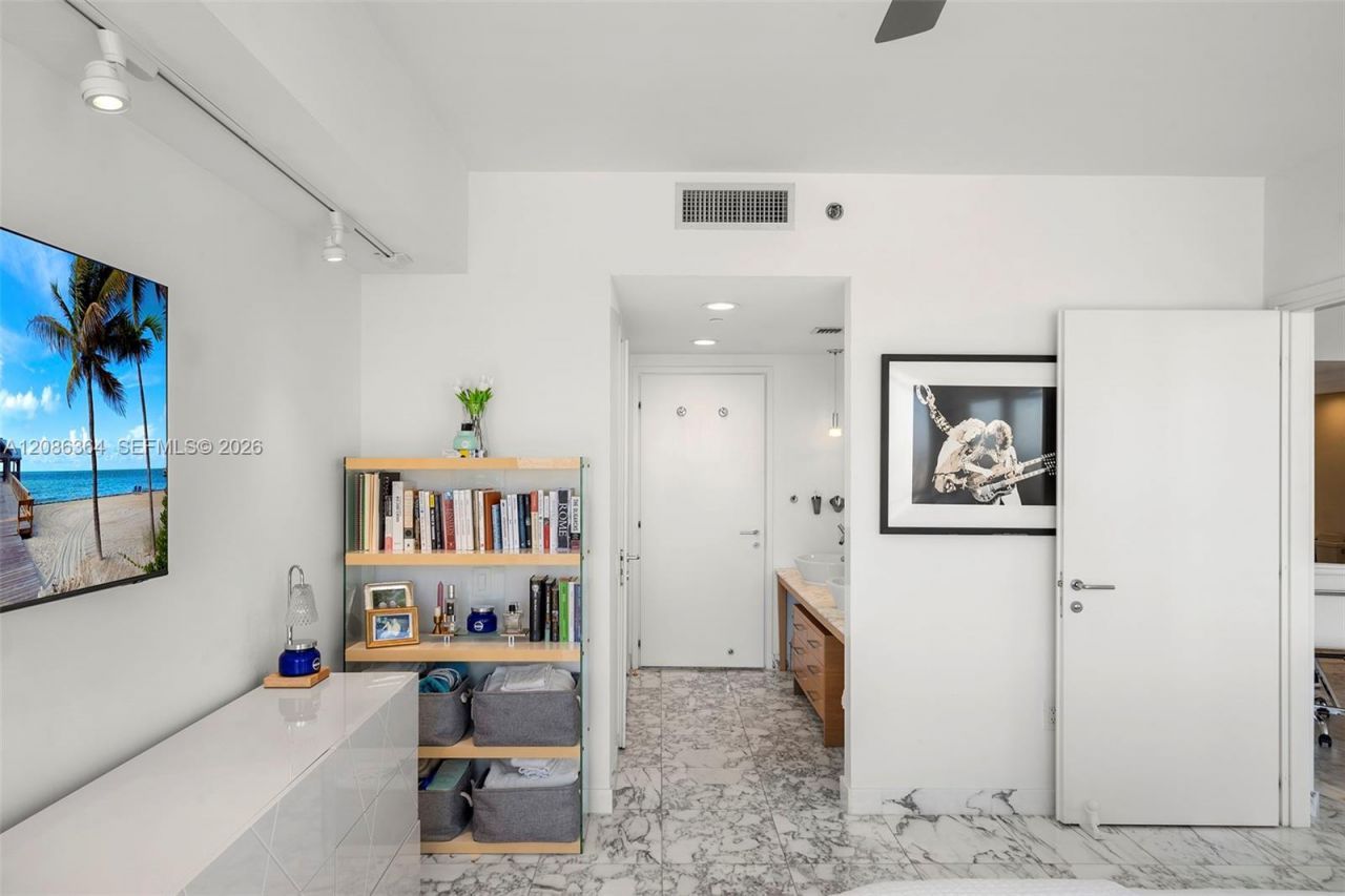 450 Alton Rd, Unit 2708, Miami Beach, FL 33139 Photo