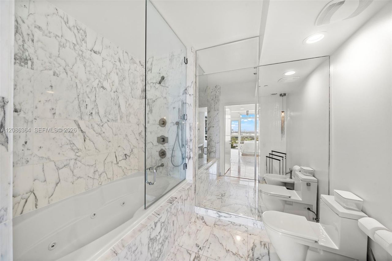 450 Alton Rd, Unit 2708, Miami Beach, FL 33139 Photo