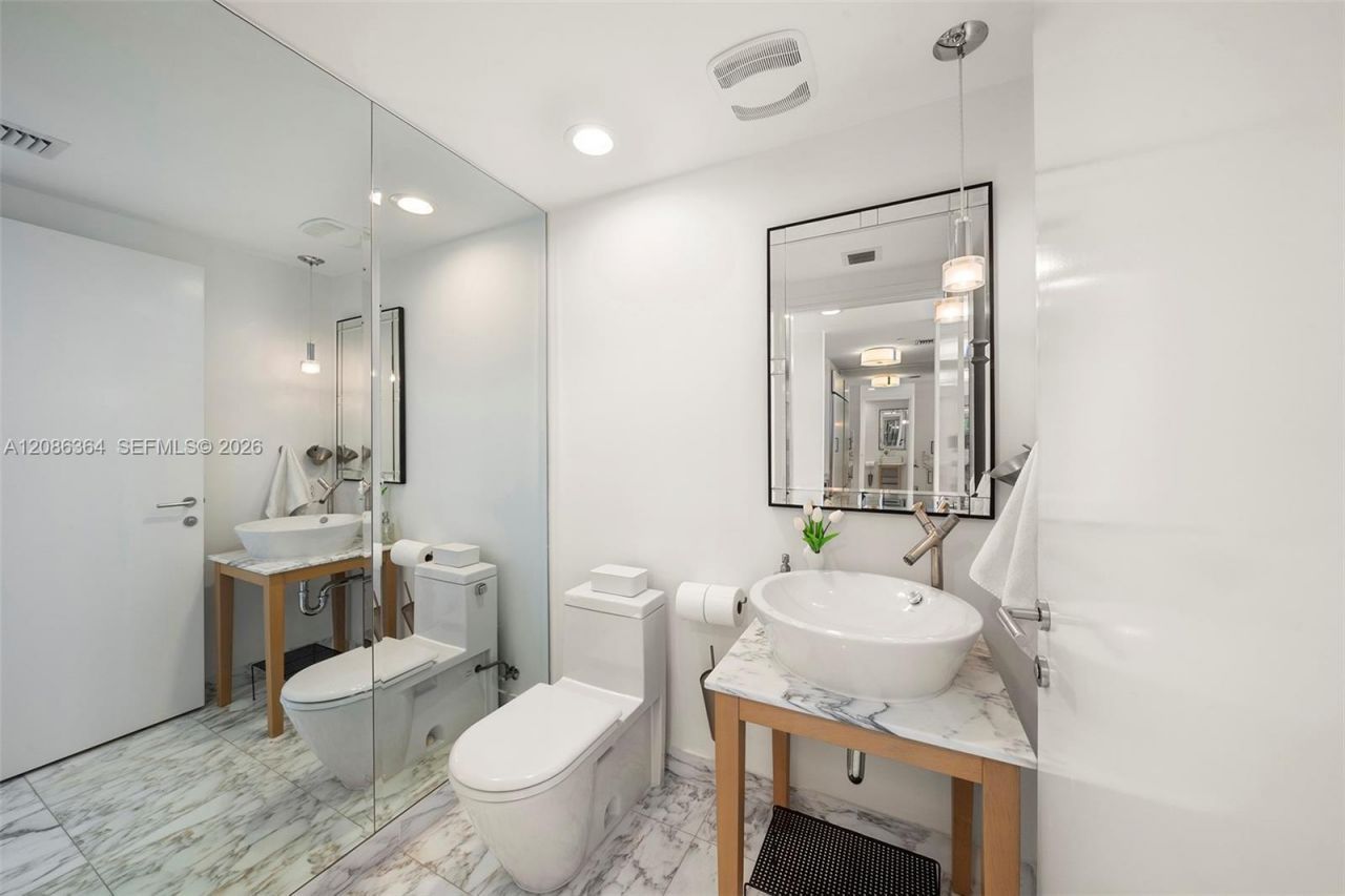 450 Alton Rd, Unit 2708, Miami Beach, FL 33139 Photo