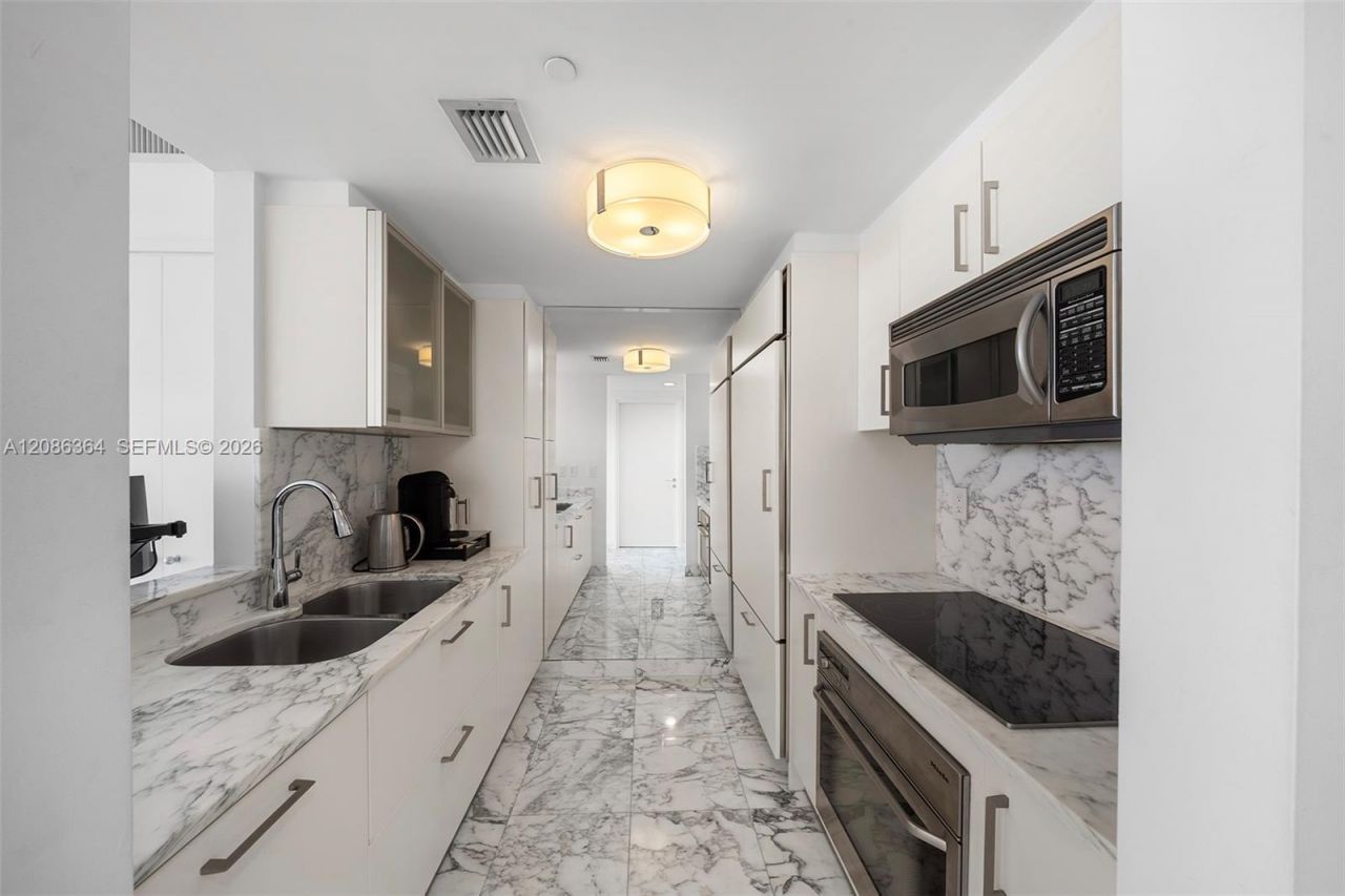 450 Alton Rd, Unit 2708, Miami Beach, FL 33139 Photo