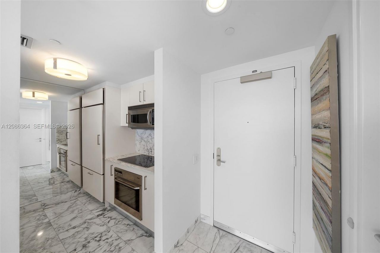 450 Alton Rd, Unit 2708, Miami Beach, FL 33139 Photo