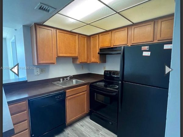 706 Executive Center Dr, Unit 34, West Palm Beach, FL 33401