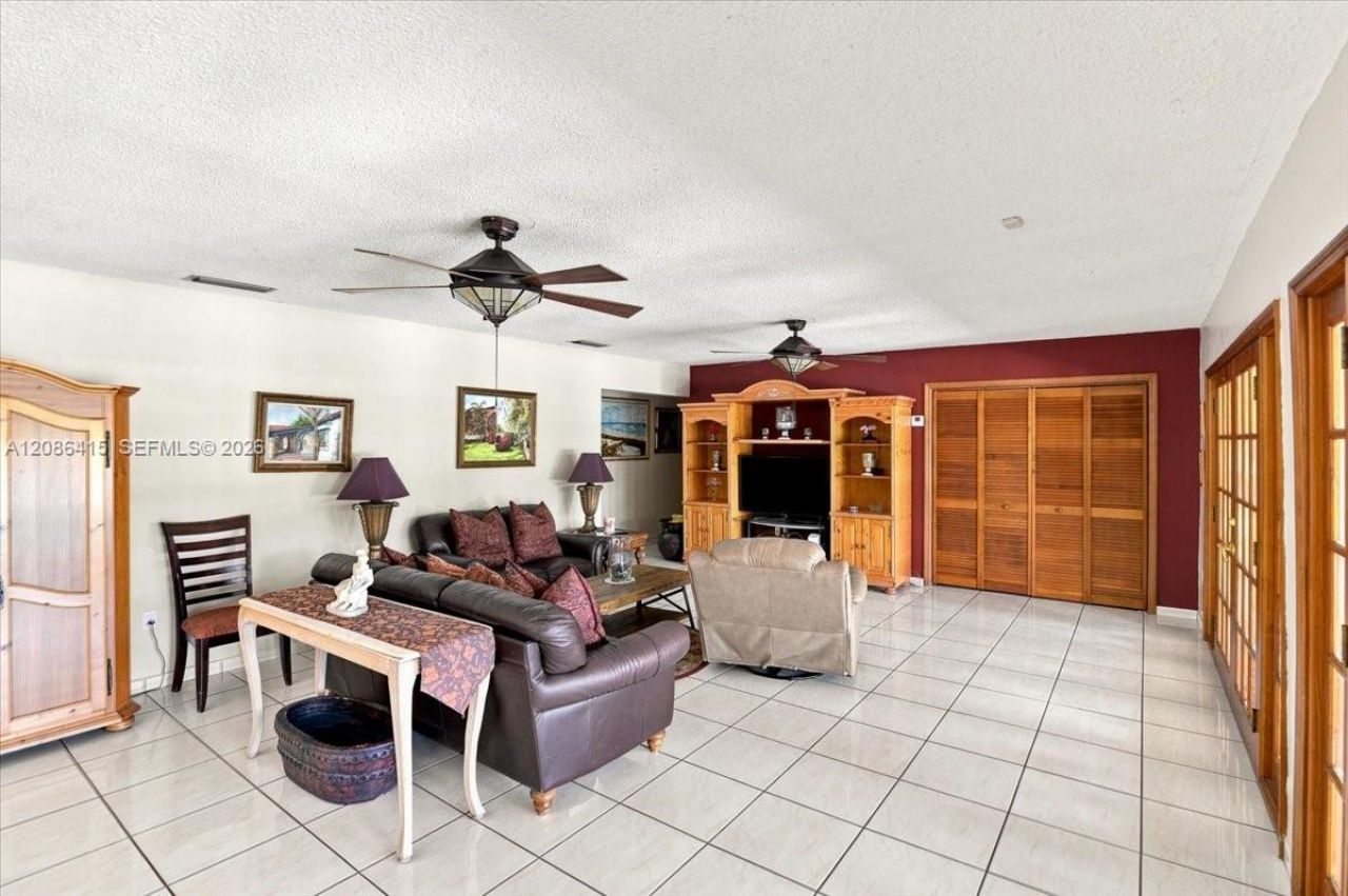 9805 SW 64th St, Miami, FL 33173 Photo