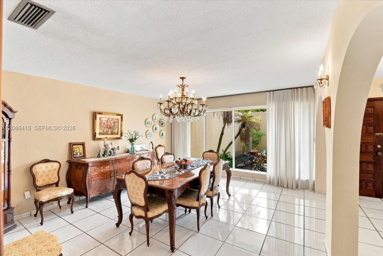 9805 SW 64th St, Miami, FL 33173 Photo