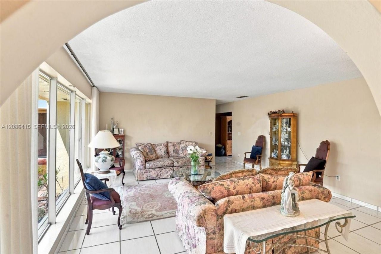 9805 SW 64th St, Miami, FL 33173 Photo