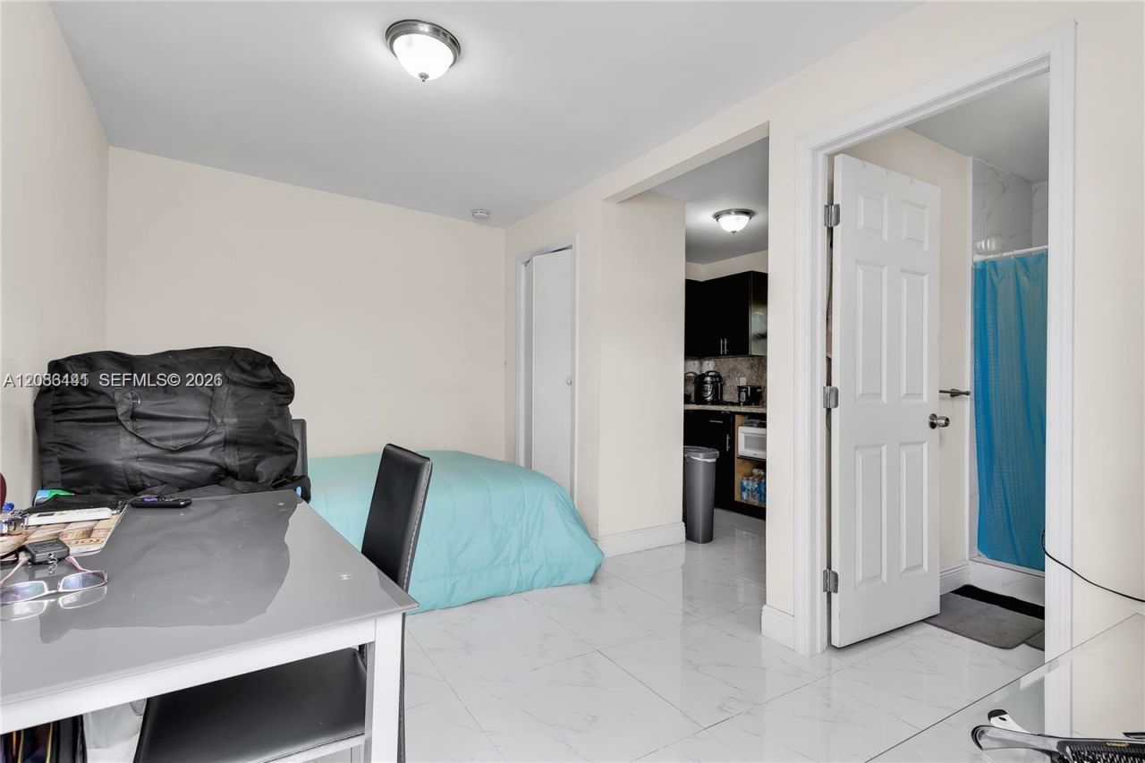 9460 NW 35th Ct, Miami, FL 33147 Photo