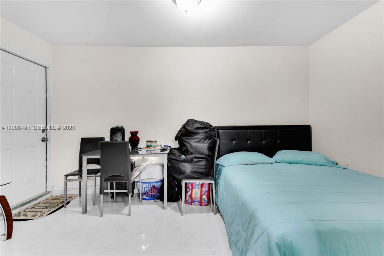 9460 NW 35th Ct, Miami, FL 33147 Photo