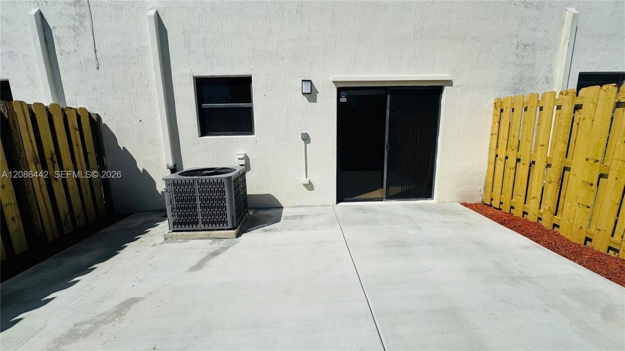 353 NE 37th Pl, Homestead, FL 33033 Photo