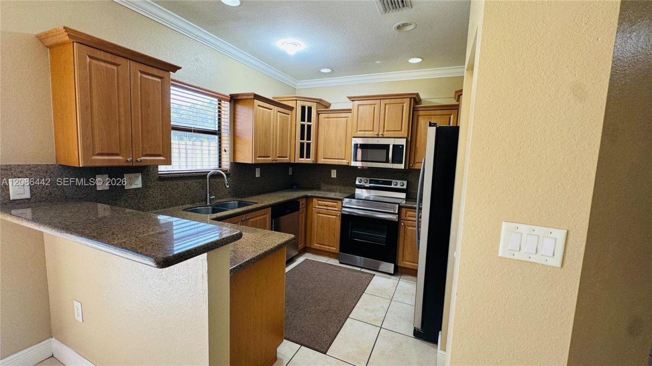 353 NE 37th Pl, Homestead, FL 33033 Photo