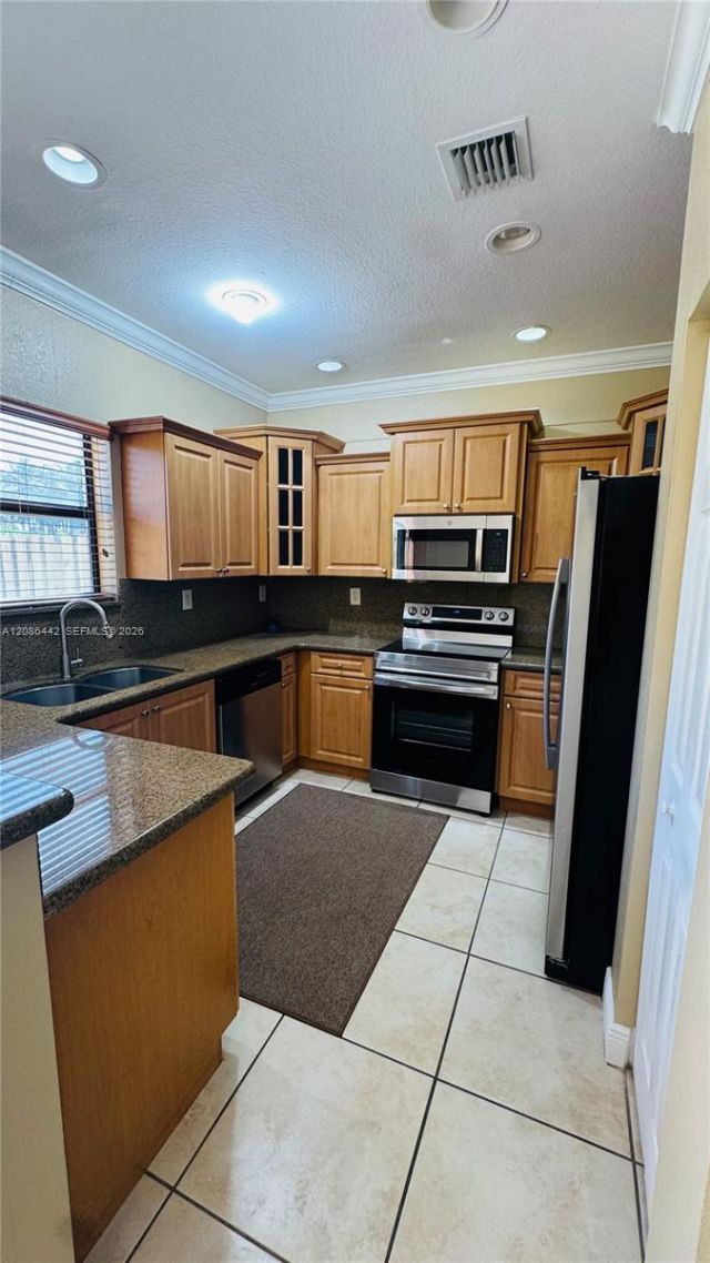 353 NE 37th Pl, Homestead, FL 33033 Photo