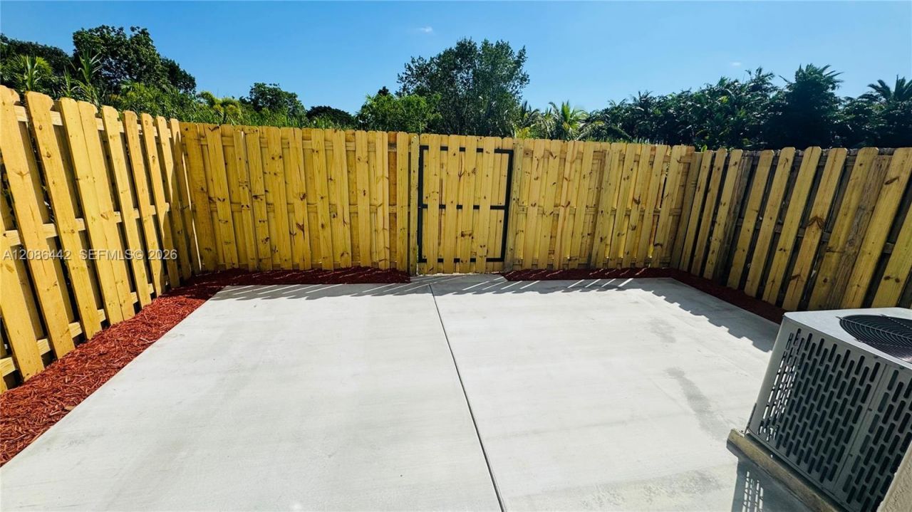353 NE 37th Pl, Homestead, FL 33033 Photo