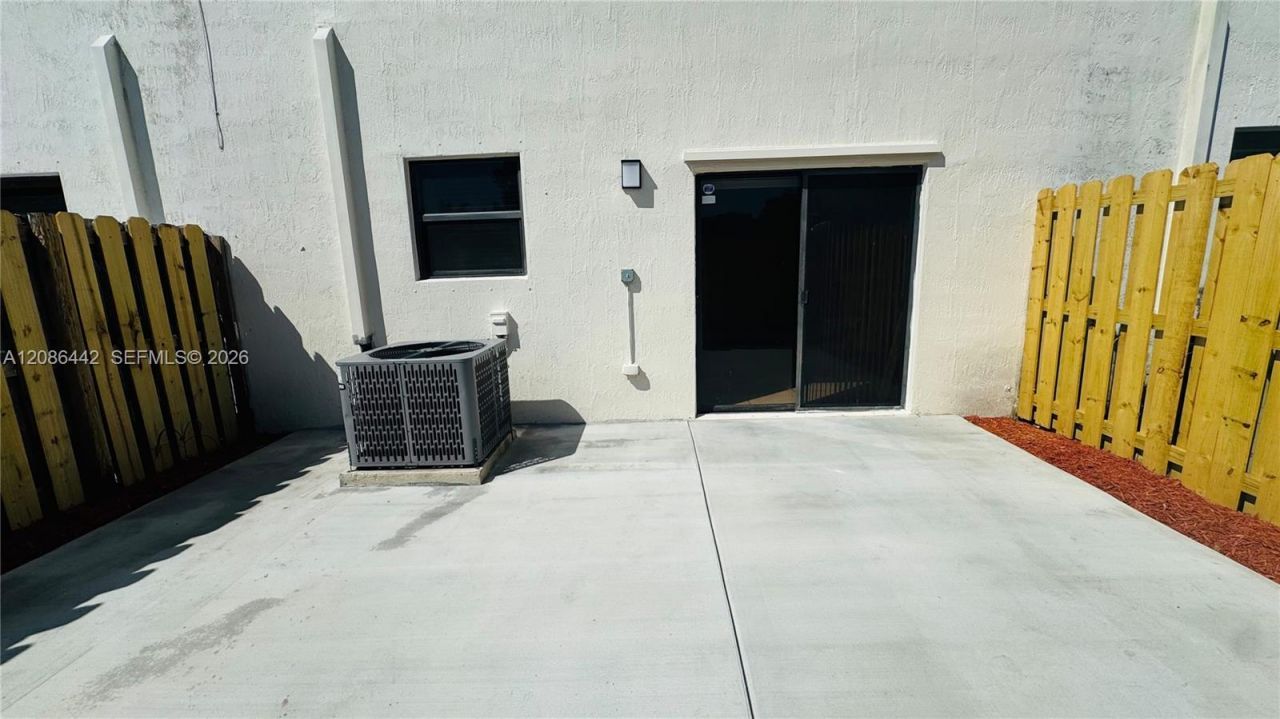 353 NE 37th Pl, Homestead, FL 33033 Photo