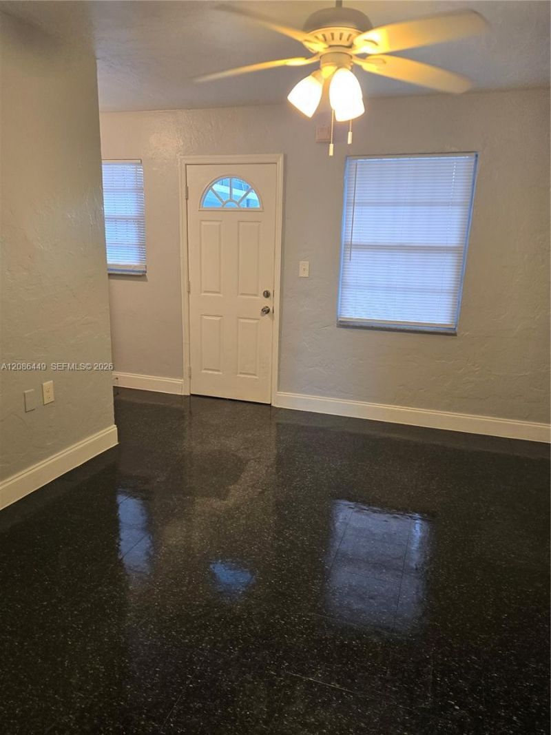 825 NW 70th St, Unit 14, Miami, FL 33150 Photo