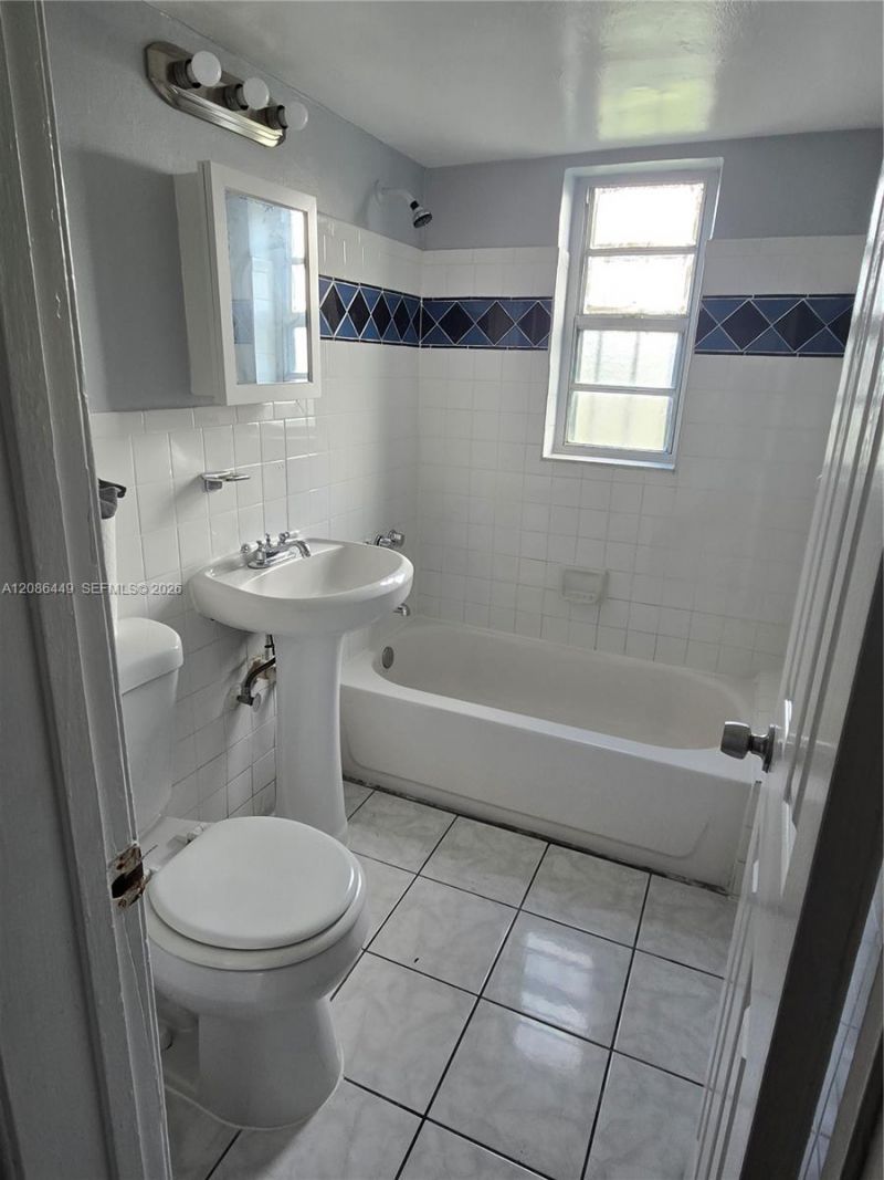 825 NW 70th St, Unit 14, Miami, FL 33150 Photo