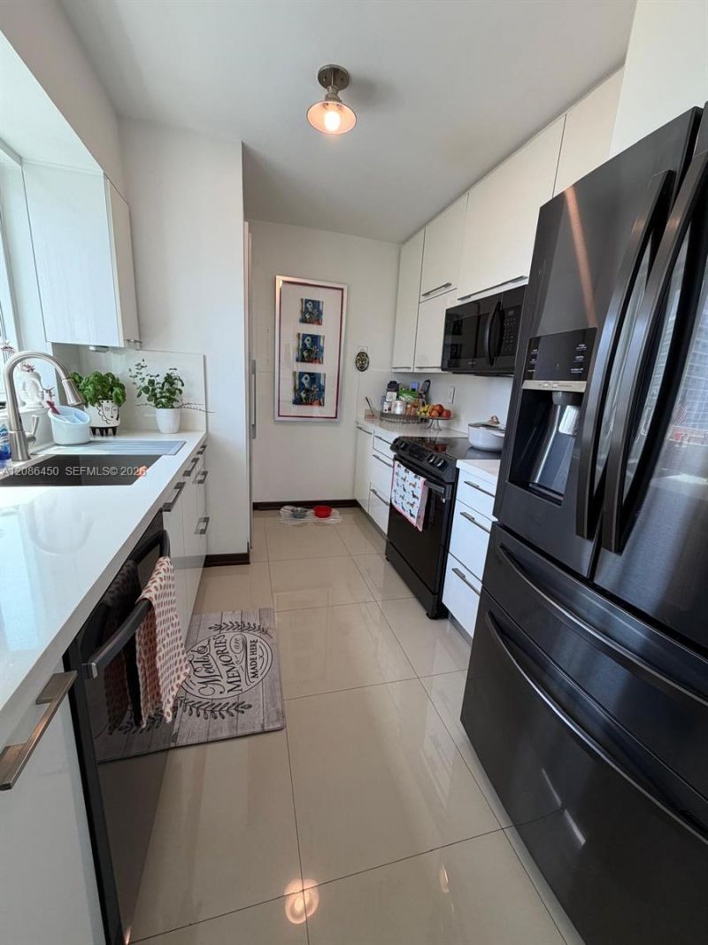 5900 Collins Ave, Unit 1606, Miami Beach, FL 33140 Photo