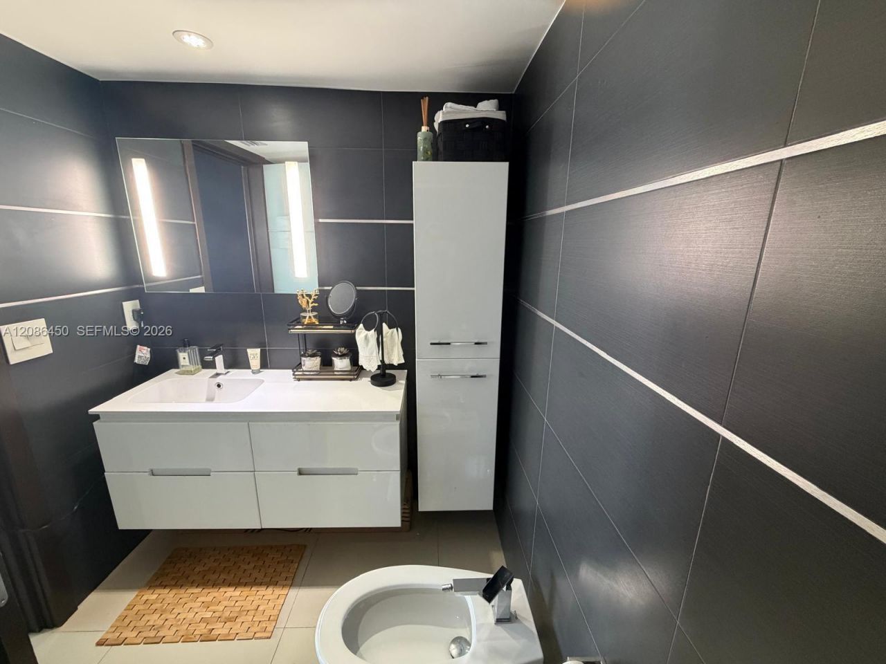 5900 Collins Ave, Unit 1606, Miami Beach, FL 33140 Photo