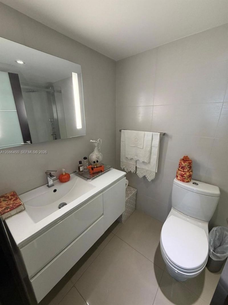 5900 Collins Ave, Unit 1606, Miami Beach, FL 33140 Photo