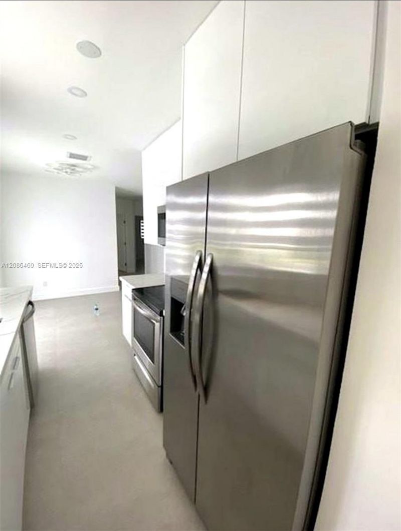 5431 W 8th Ct, Hialeah, FL 33012 Photo
