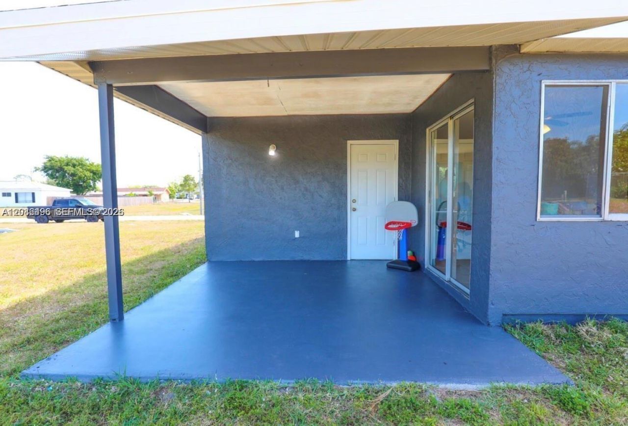 250 SW Homeland Rd , Port Saint Lucie, FL 34953 Photo
