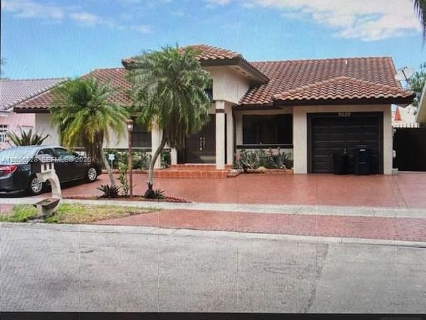9029 NW 152nd Ln, Miami Lakes, FL 33018