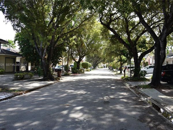 9029 NW 152nd Ln, Miami Lakes, FL 33018