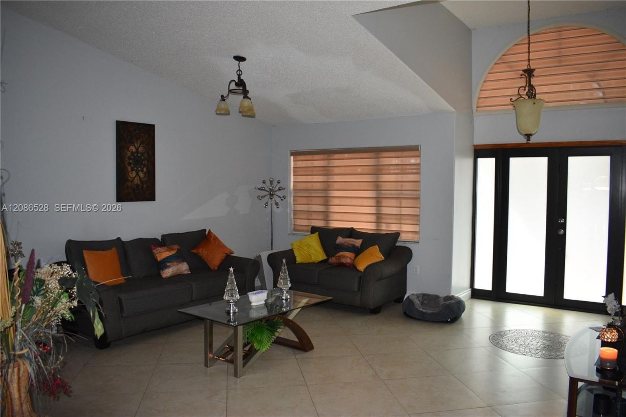 9029 NW 152nd Ln, Miami Lakes, FL 33018 Photo