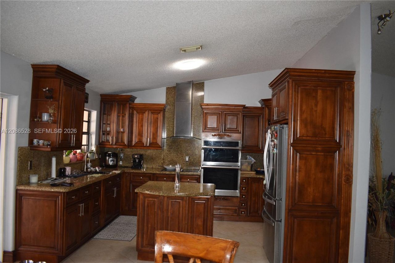 9029 NW 152nd Ln, Miami Lakes, FL 33018 Photo