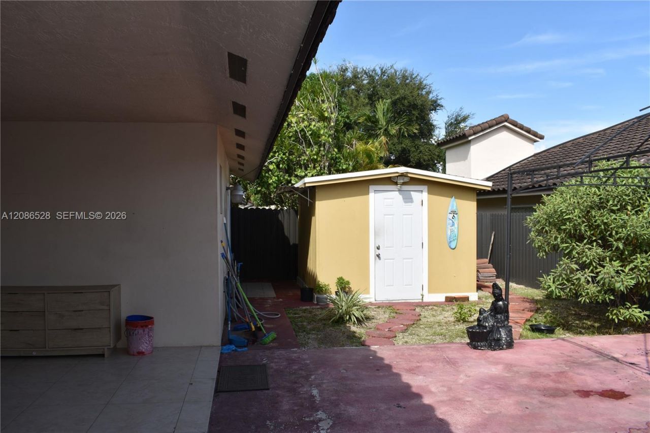 9029 NW 152nd Ln, Miami Lakes, FL 33018 Photo
