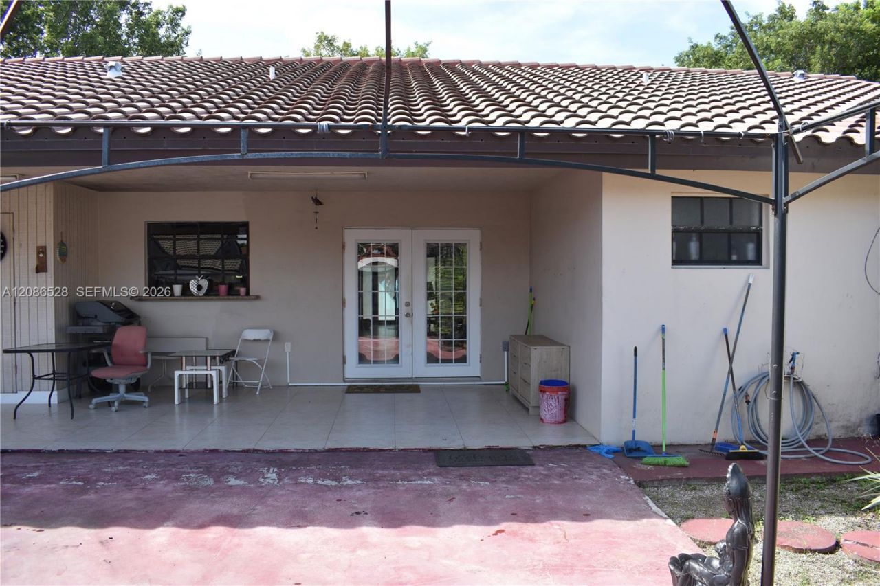 9029 NW 152nd Ln, Miami Lakes, FL 33018 Photo