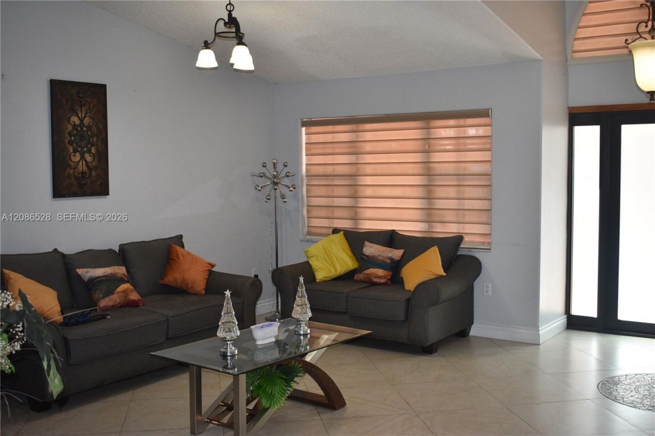 9029 NW 152nd Ln, Miami Lakes, FL 33018 Photo