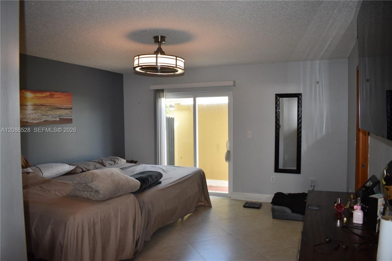 9029 NW 152nd Ln, Miami Lakes, FL 33018 Photo