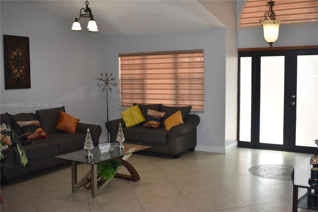 9029 NW 152nd Ln, Miami Lakes, FL 33018 Photo
