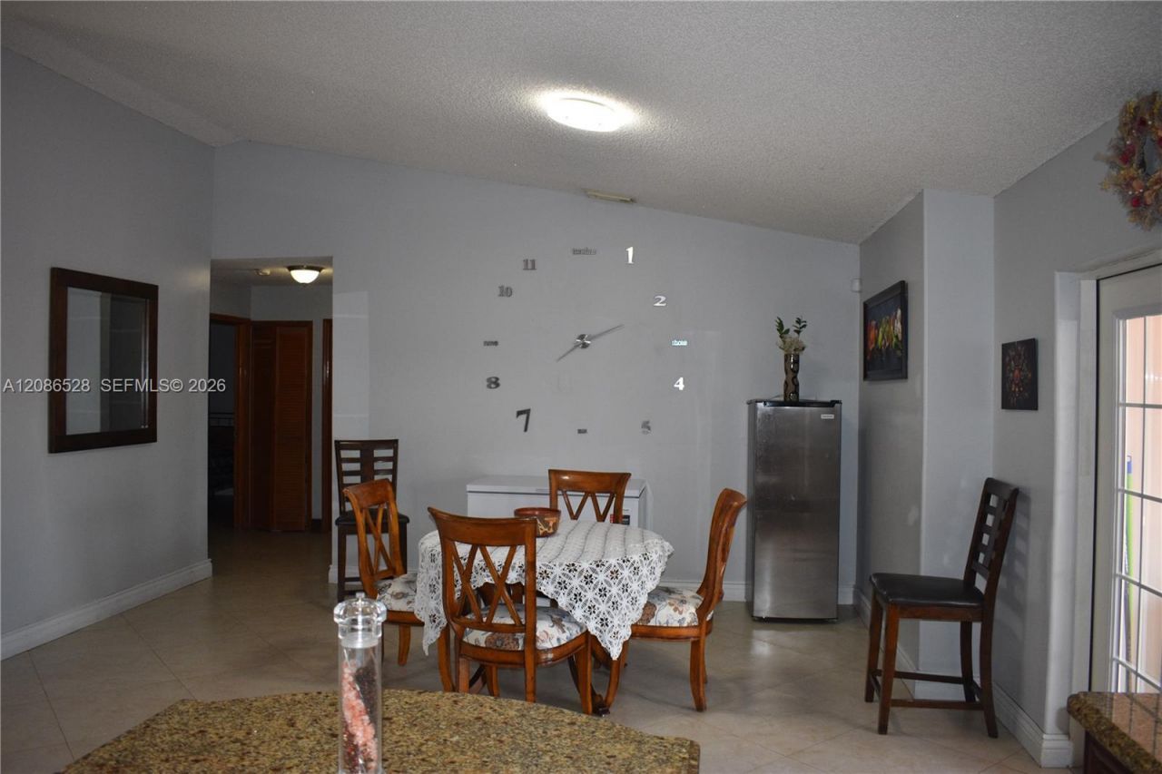 9029 NW 152nd Ln, Miami Lakes, FL 33018 Photo