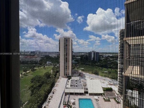 20379 W Country Club Dr , Unit 1937, Aventura, FL 33180