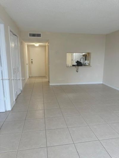 9310 Fontainebleau Blvd, Unit 312, Miami, FL 33172 Photo