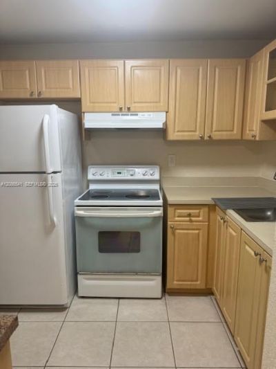 9310 Fontainebleau Blvd, Unit 312, Miami, FL 33172 Photo